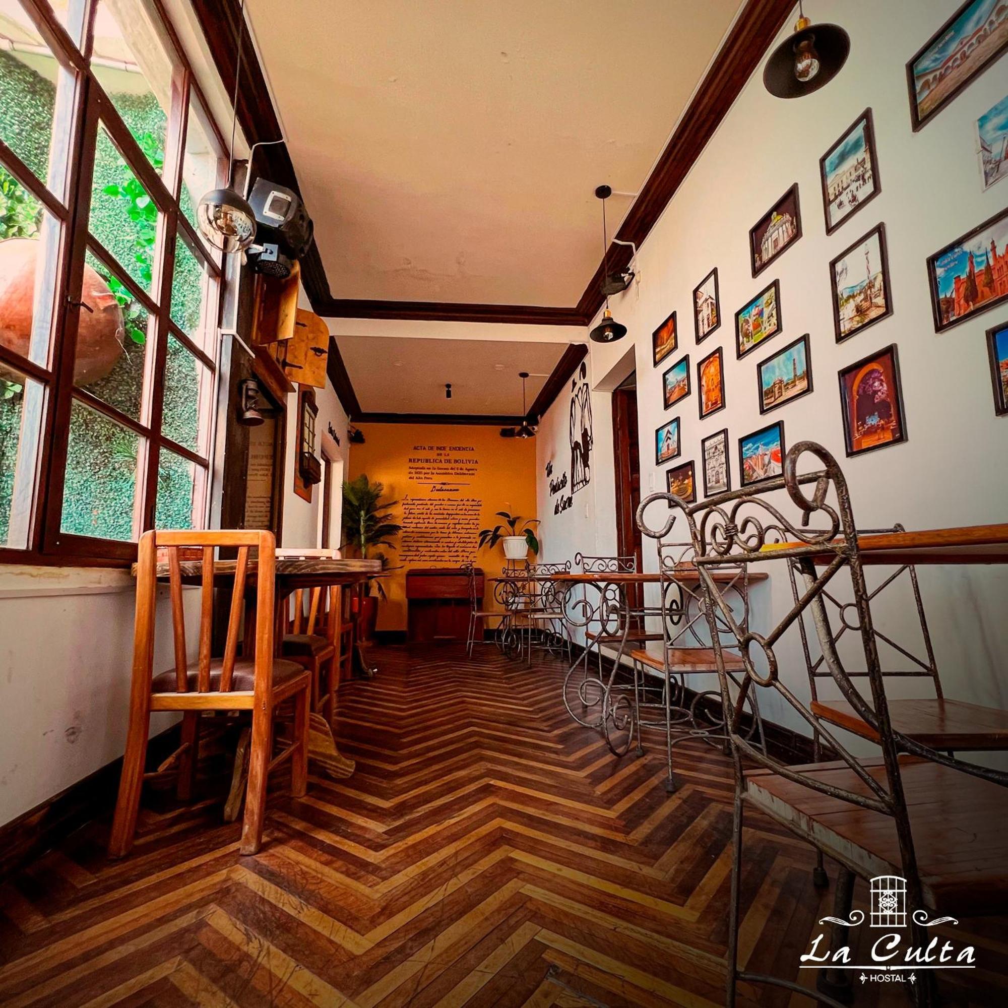 La Culta Centro Cultural Y Hostal Sucre Bagian luar foto