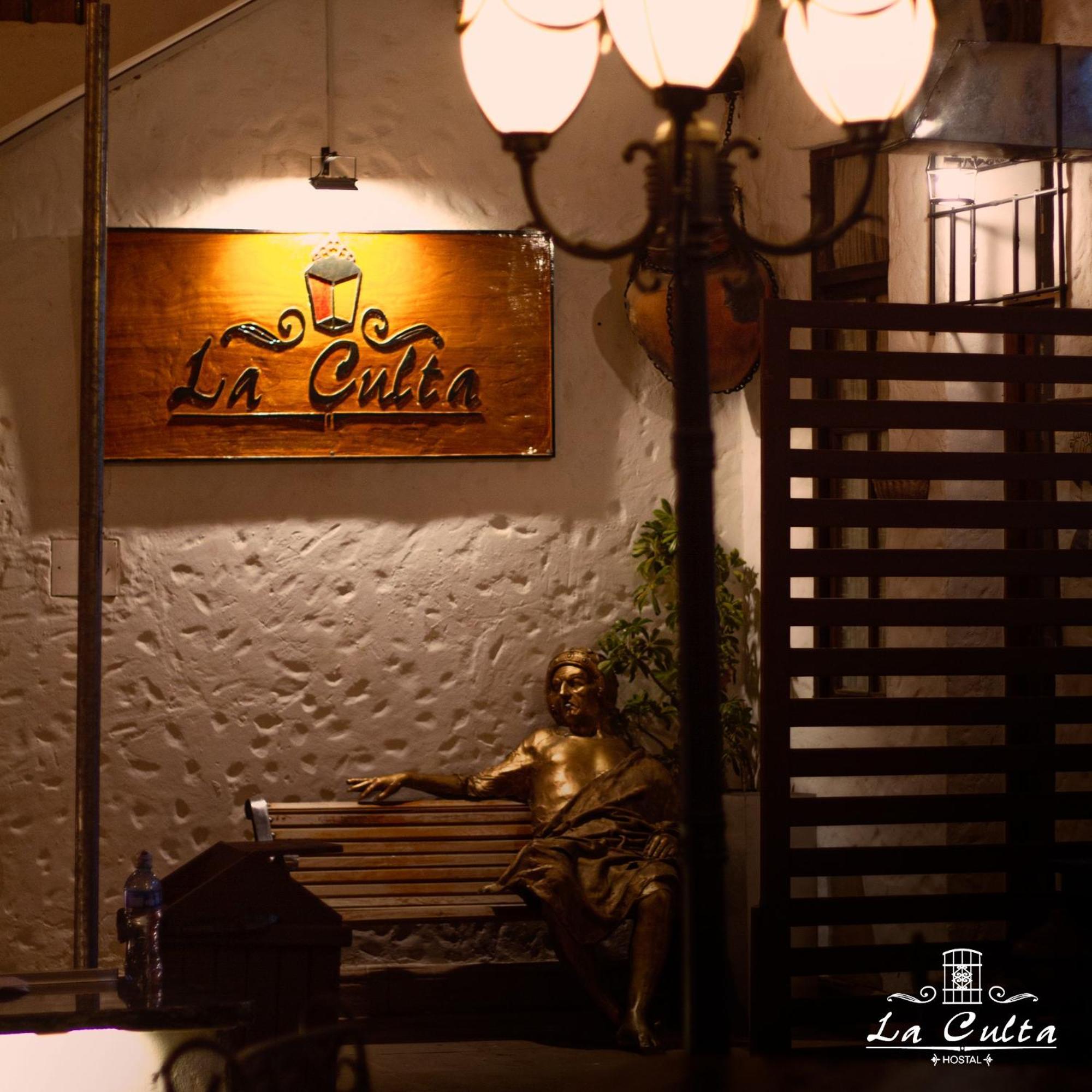 La Culta Centro Cultural Y Hostal Sucre Bagian luar foto