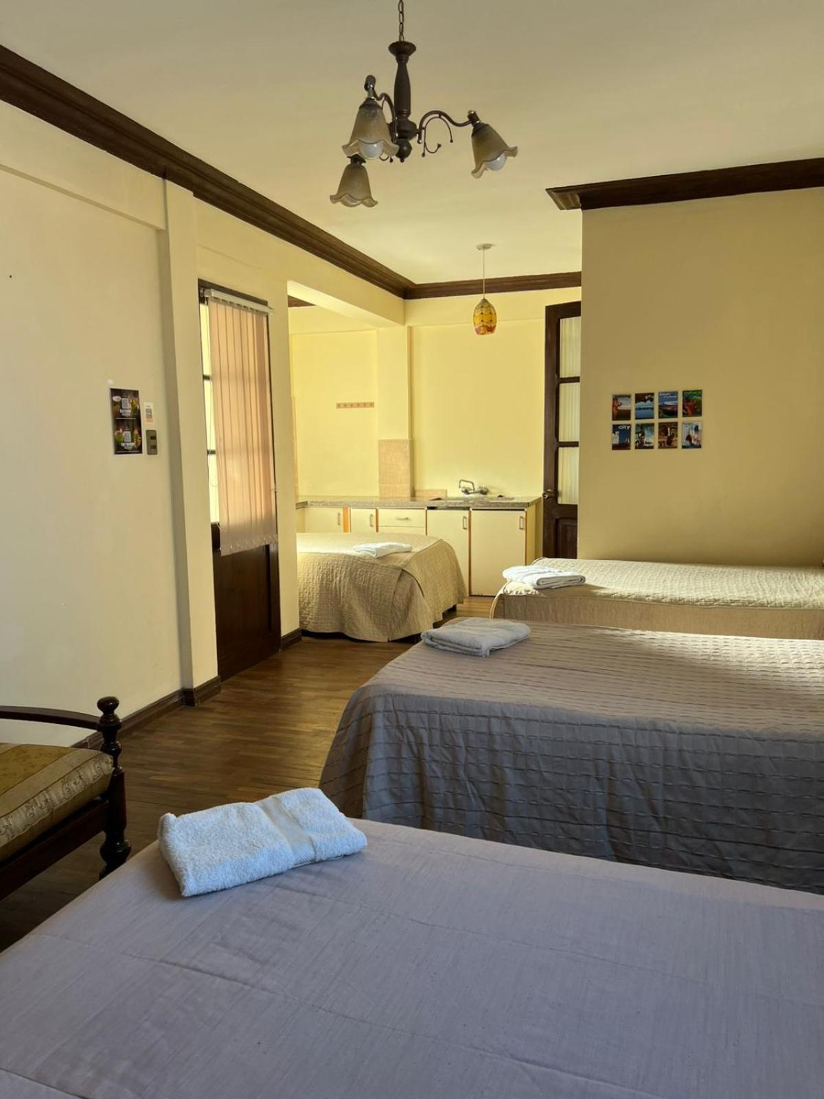 La Culta Centro Cultural Y Hostal Sucre Bagian luar foto