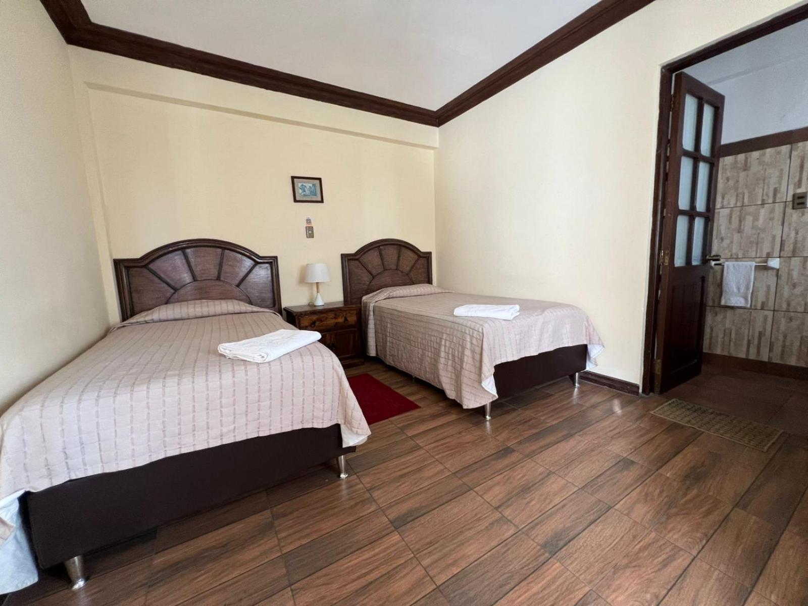 La Culta Centro Cultural Y Hostal Sucre Bagian luar foto